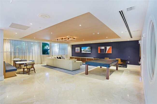 Building Photo - 4401 Collins Ave