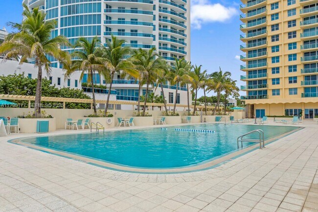 Building Photo - 2501 S Ocean Dr