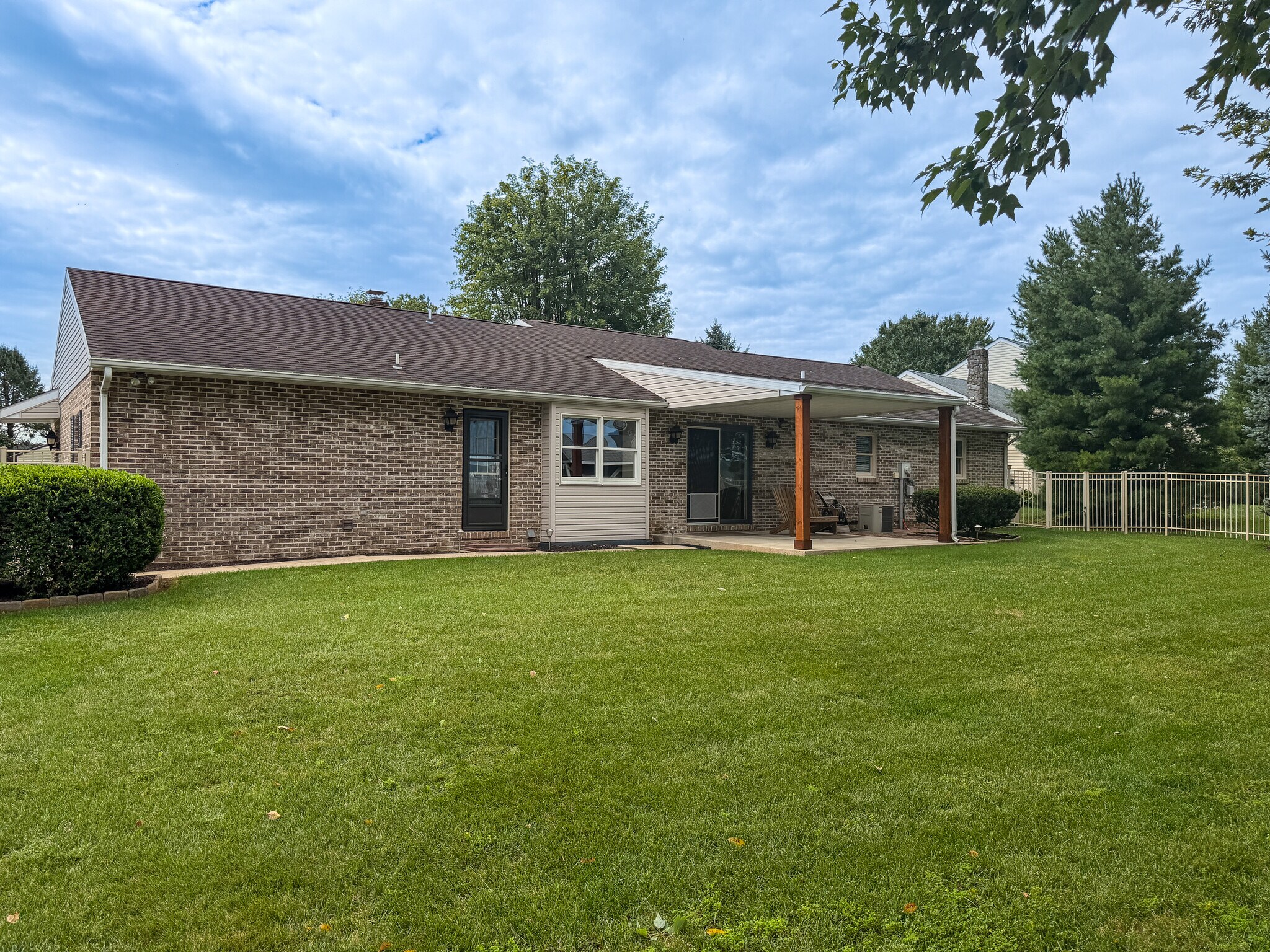 Building Photo - 340 Woodchuck Dr