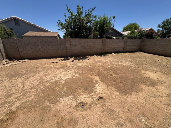 Building Photo - 3 Bedroom/2 Bath Single Level Home! NO HOA