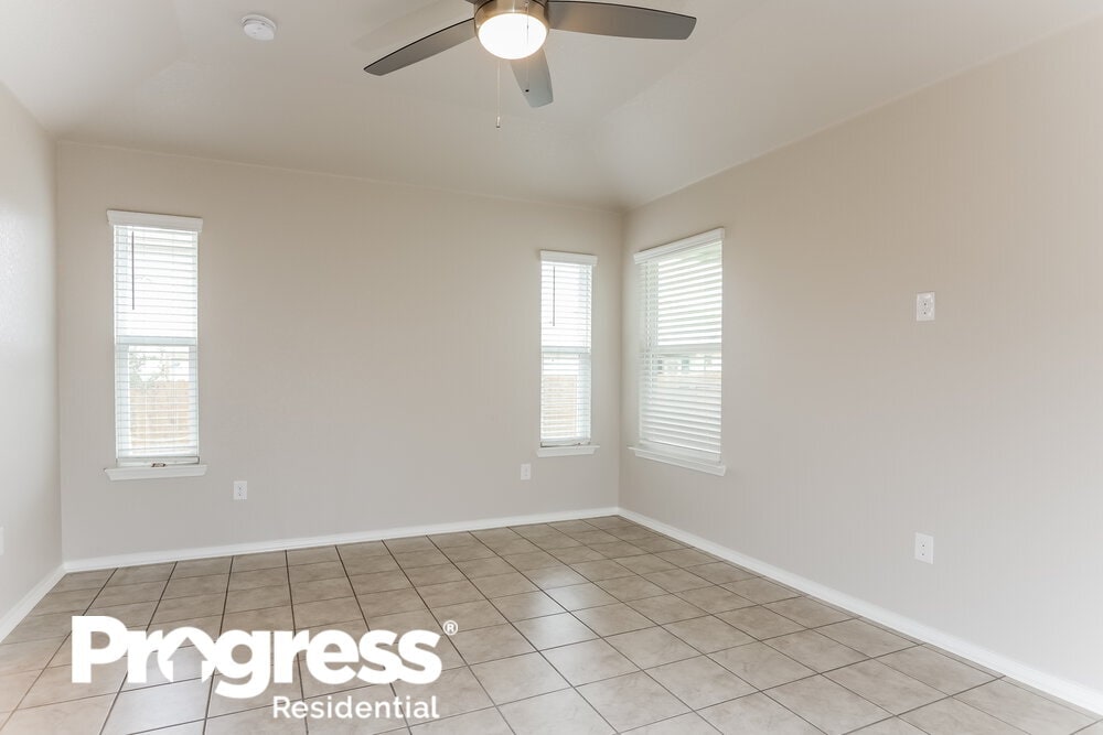 Building Photo - 119 Katy Post