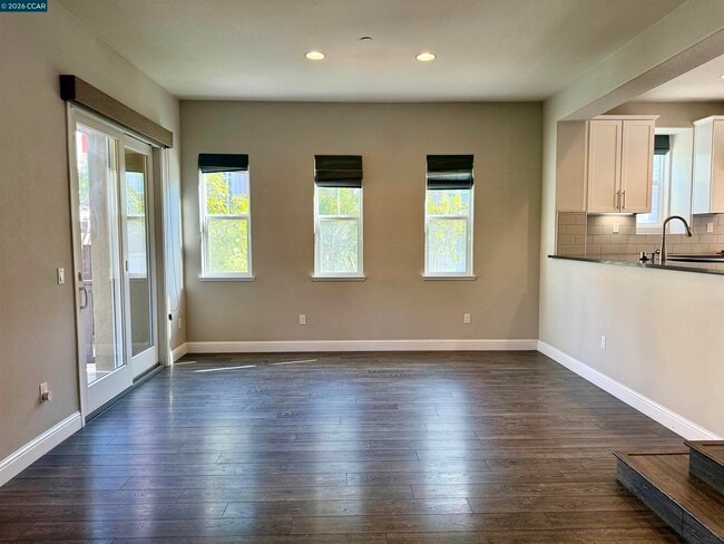 Building Photo - 64 Persimmon Walk