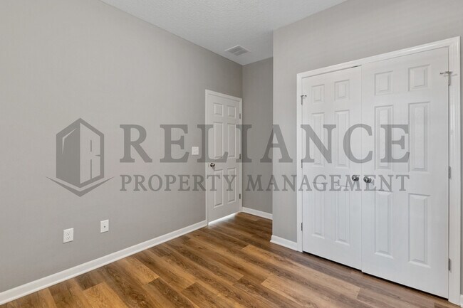Building Photo - 5281 N Toben Ct