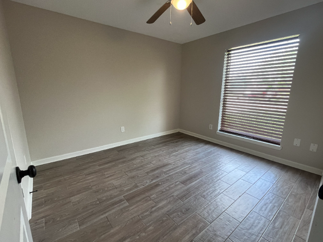 Building Photo - 8207 Lone Quail Dr