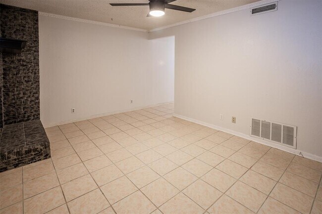 Building Photo - 7800 Northcrest Blvd