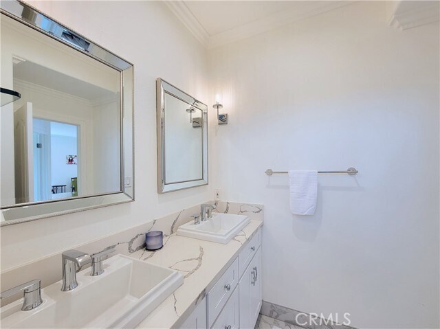 Building Photo - 5532 Spinnaker Bay Dr