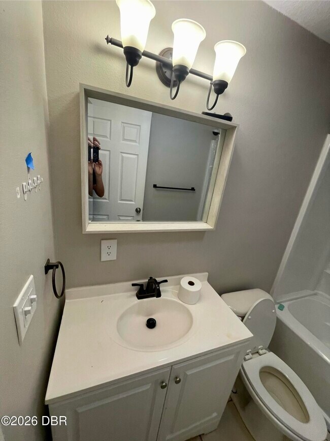 Building Photo - 5007 Sail Ct