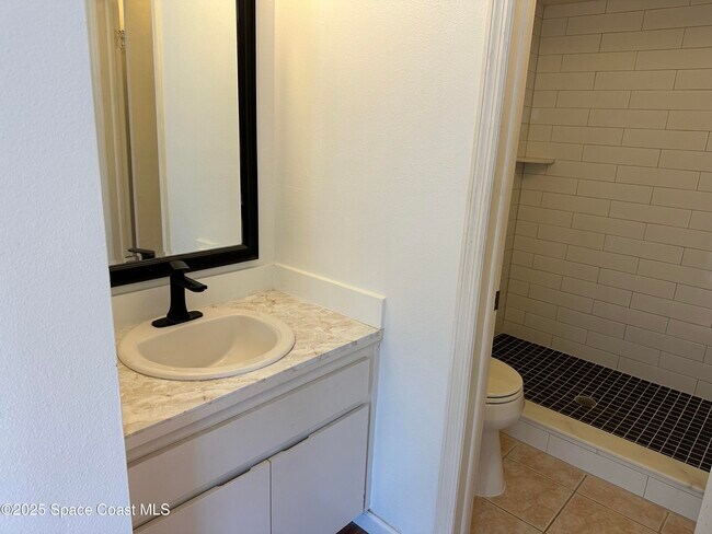 Building Photo - 56 Emerald Ct