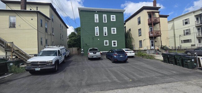 Building Photo - 593 Rimmon St
