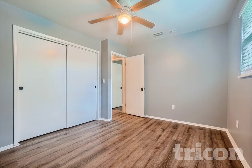 Building Photo - 243 E Bay Ave