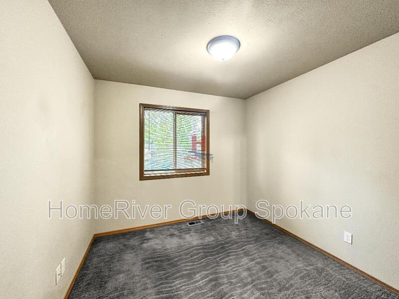 Building Photo - 2716 N Fox Rd