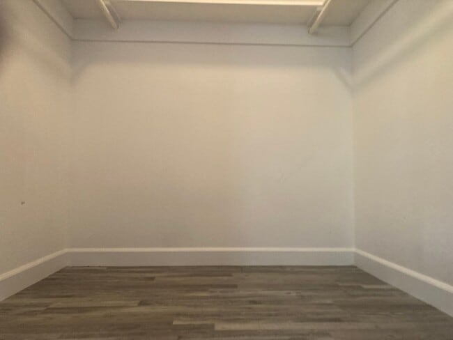 Building Photo - Beautiful Eastridge Home!