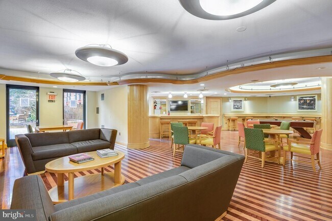 Building Photo - 616 E Street NW Unit 1007