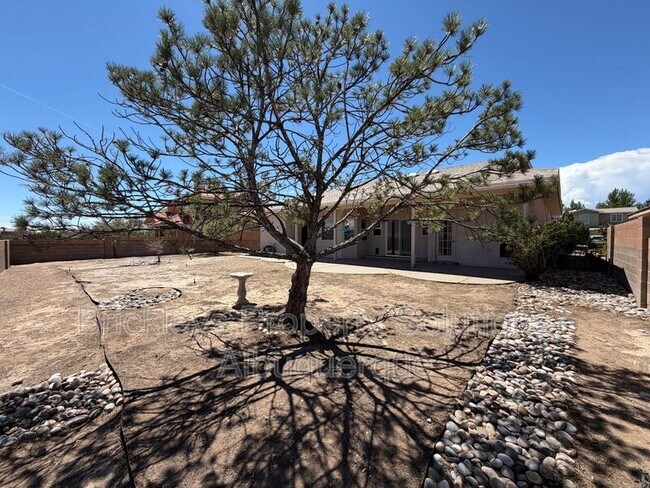 Building Photo - 7281 Spruce Mountain Loop NE