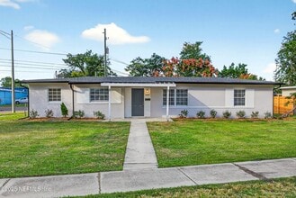 Building Photo - 5437 Attleboro St