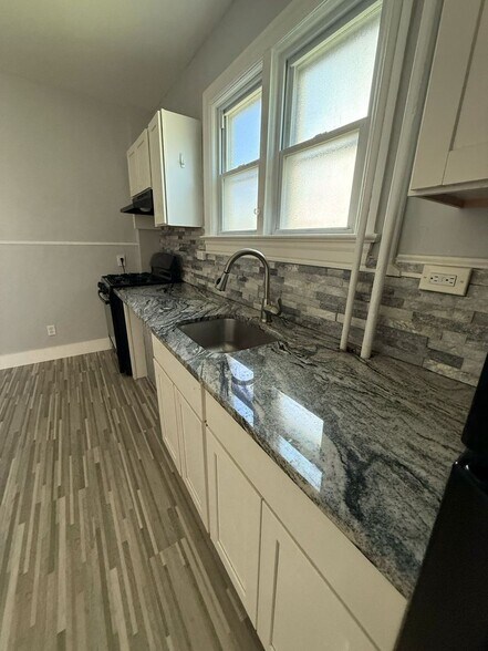 Interior Photo - Oak Woods Collingswood