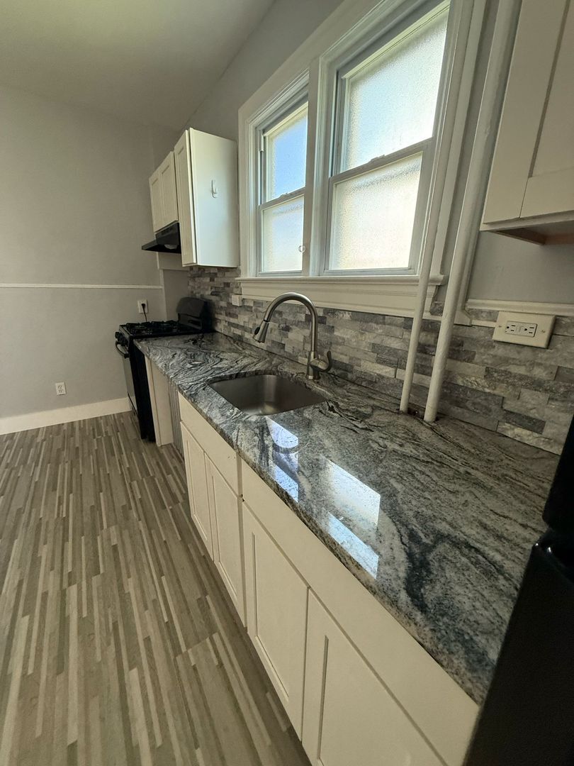 Building Photo - Oak Woods Collingswood