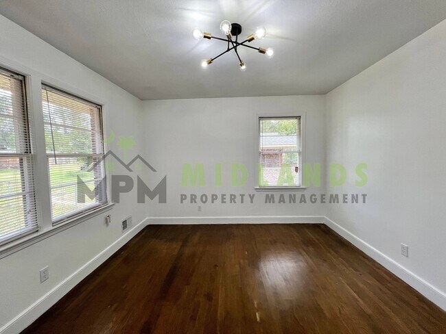 Building Photo - 1545 S Beltline Blvd