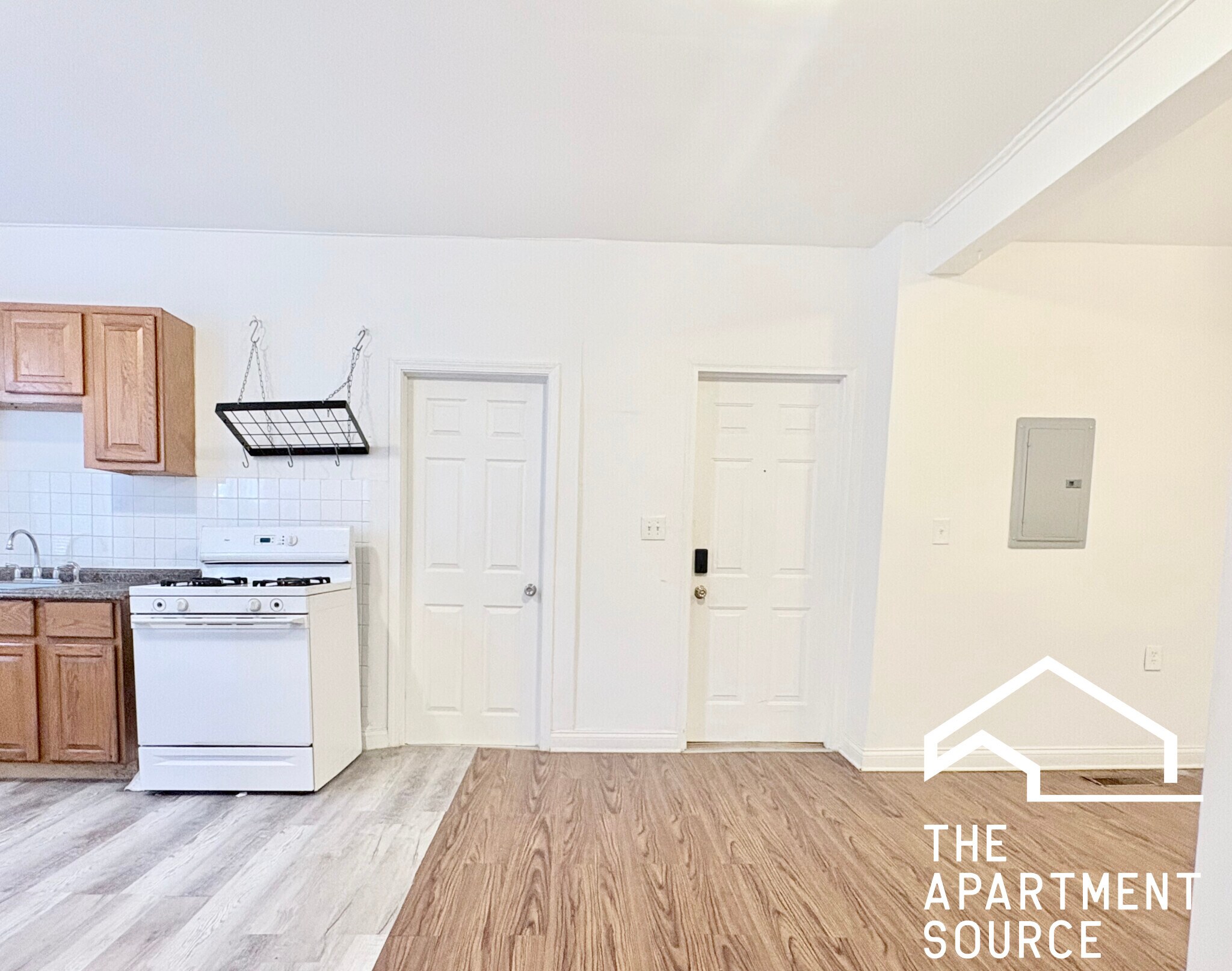 Building Photo - 1900 S Throop St