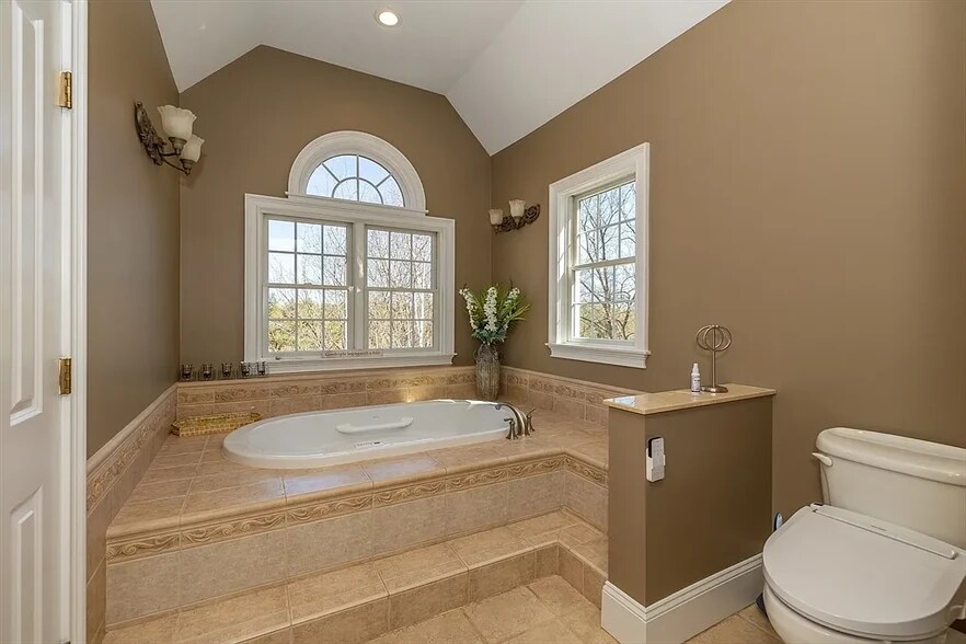 Building Photo - 120 Adams St