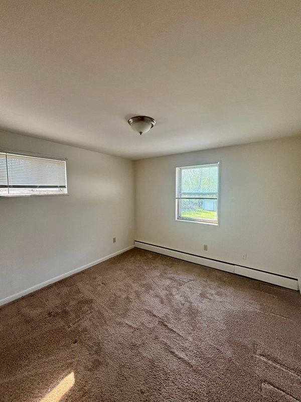 Building Photo - 104 Hinchey Ave
