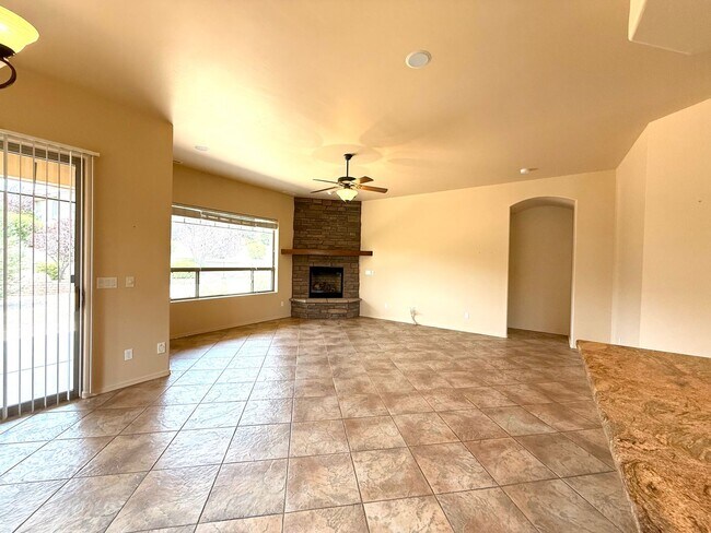 Building Photo - Beautiful home in Prescott Lakes