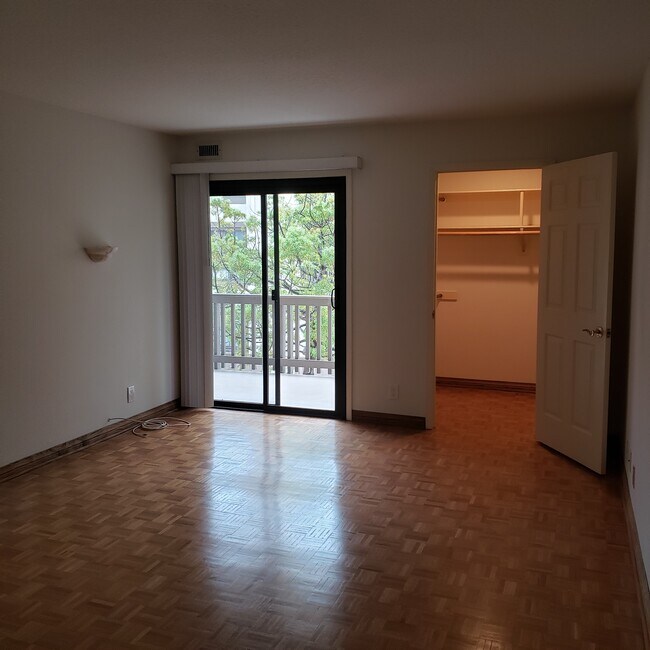 Building Photo - 8515 Falmouth Ave