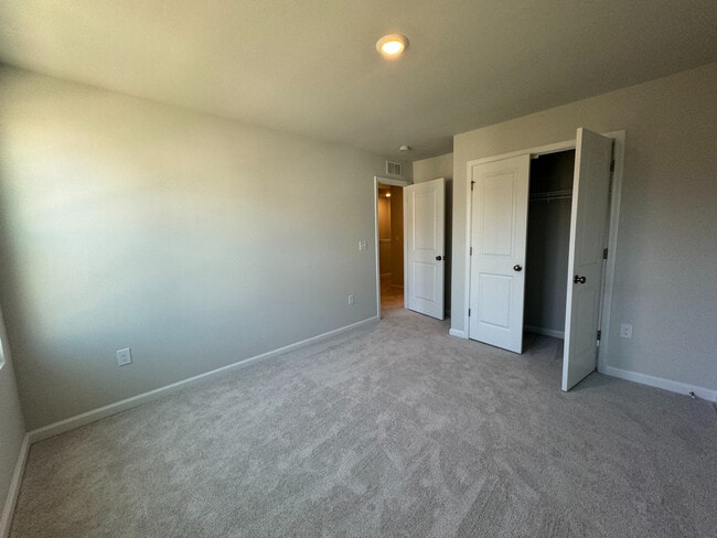 Building Photo - Room in Townhome on Castle Loch Ln
