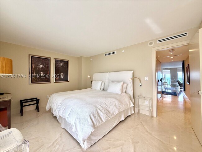 Building Photo - 881 Ocean Dr