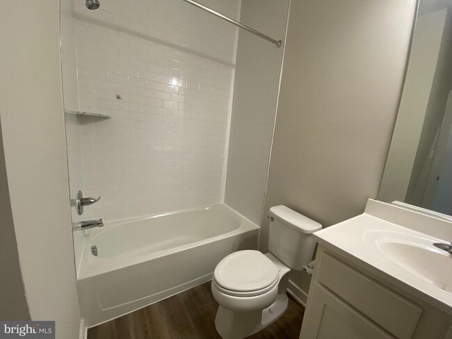 Building Photo - 8612 Shady Pines Dr