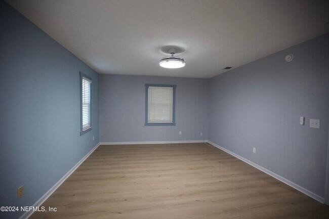 Building Photo - 3542 Sheldrake Dr