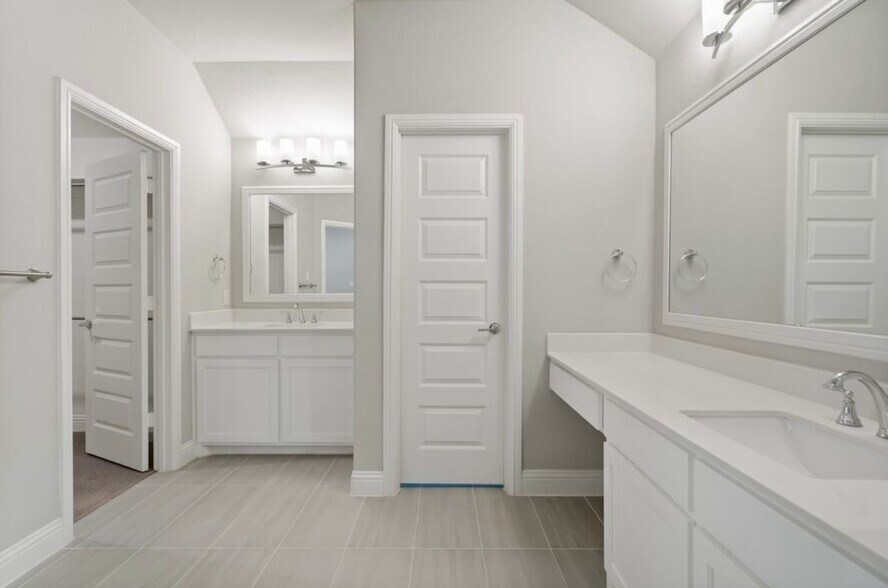 Building Photo - 4143 Runway Mews