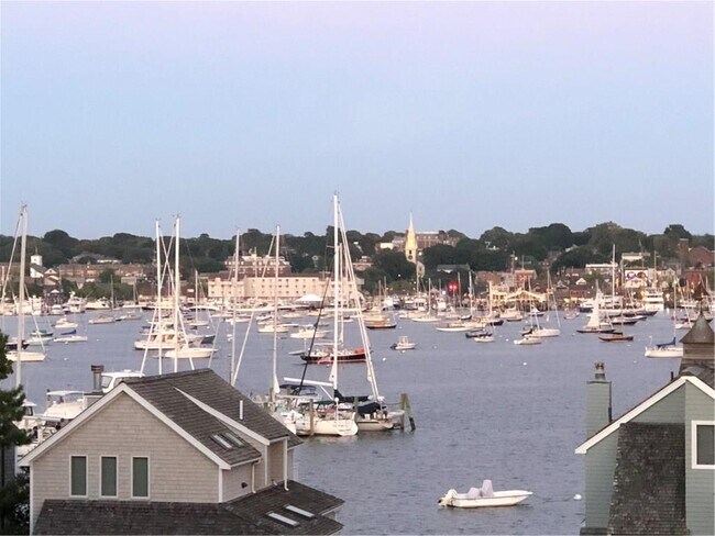 Building Photo - 1316 Capella S