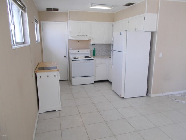 Primary Photo - 1500 First St