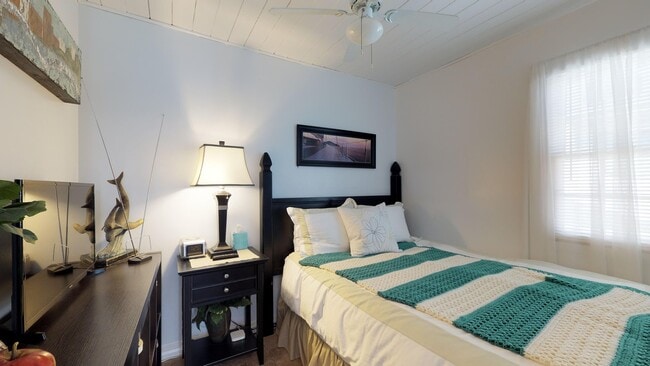 Building Photo - Spacious 3 Bedroom, 2 Bath Home Available for Long Term Rent in Coronado!