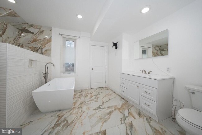 Building Photo - 622 Spring Ave