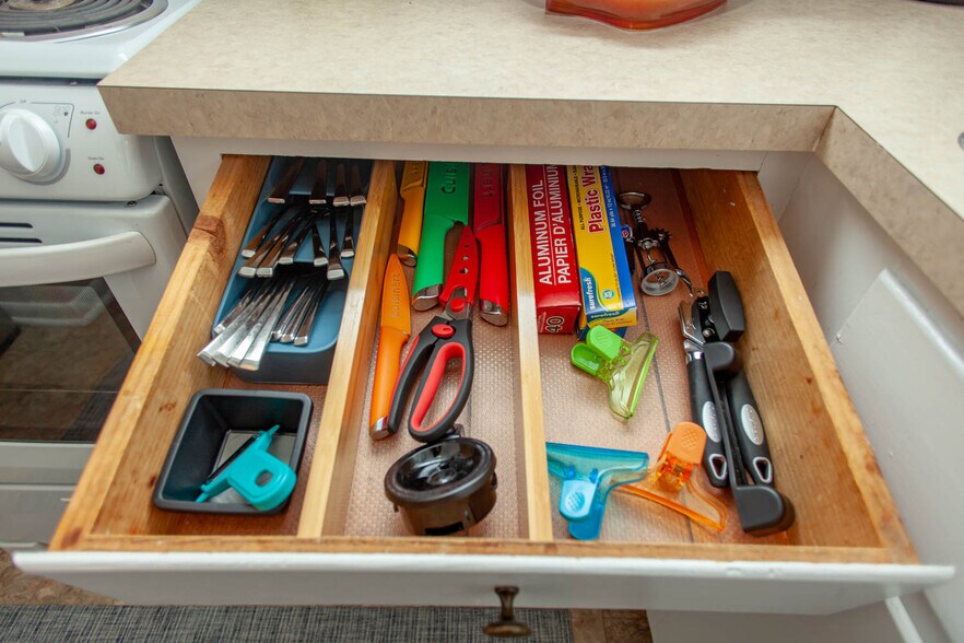 Building Photo - 402 13th ST NE