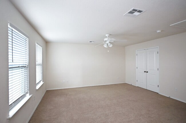 Building Photo - 138 Buttercup Bnd