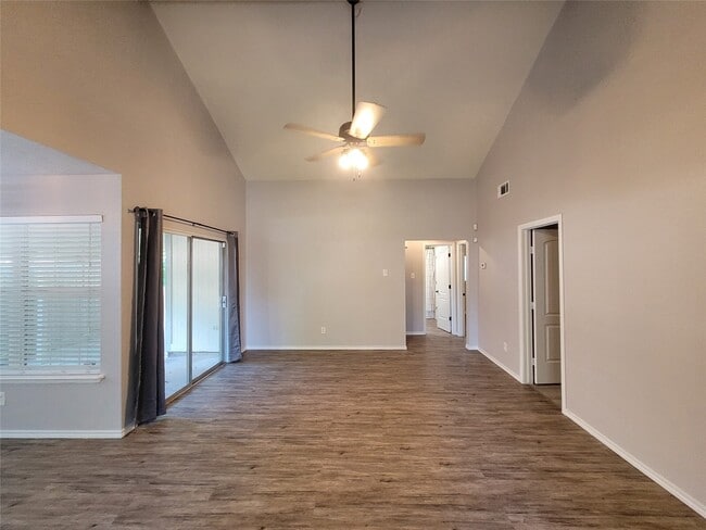 Building Photo - 9843 Mill Shadow Dr