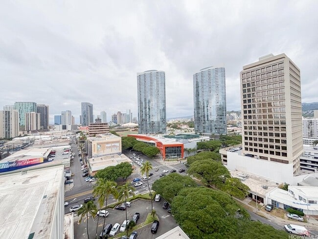 Building Photo - 1341 Kapiolani Blvd