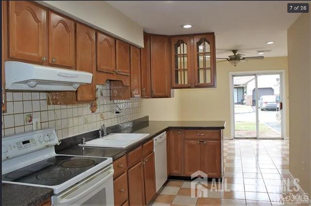 Building Photo - 1363 Thomas Ave