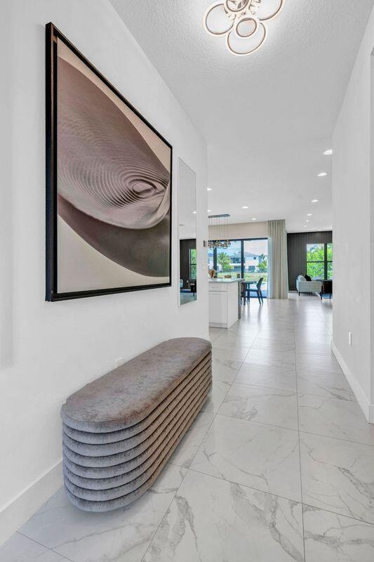 Building Photo - 8239 Oceanus Dr