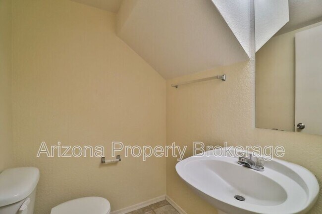 Building Photo - 1330 S Red Rock St