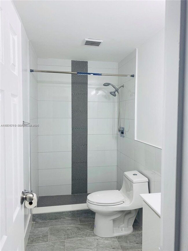 Building Photo - 5201 Geneva Ct