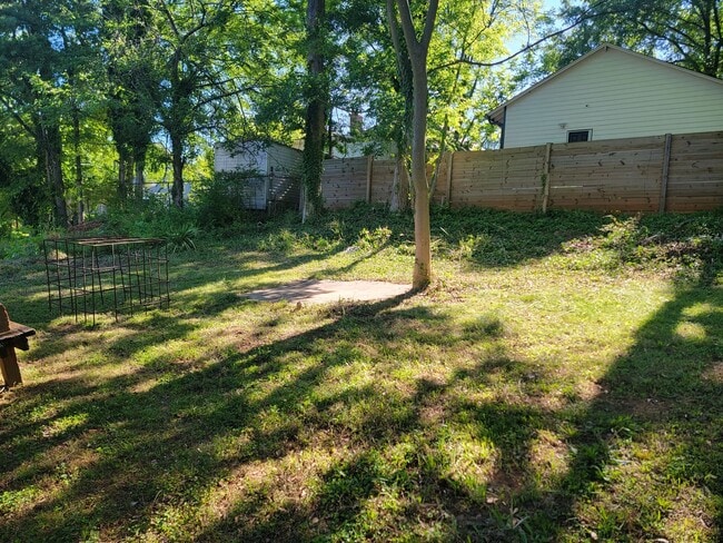 Building Photo - Homes in this area lease quickly — schedule your tour before it’s gone