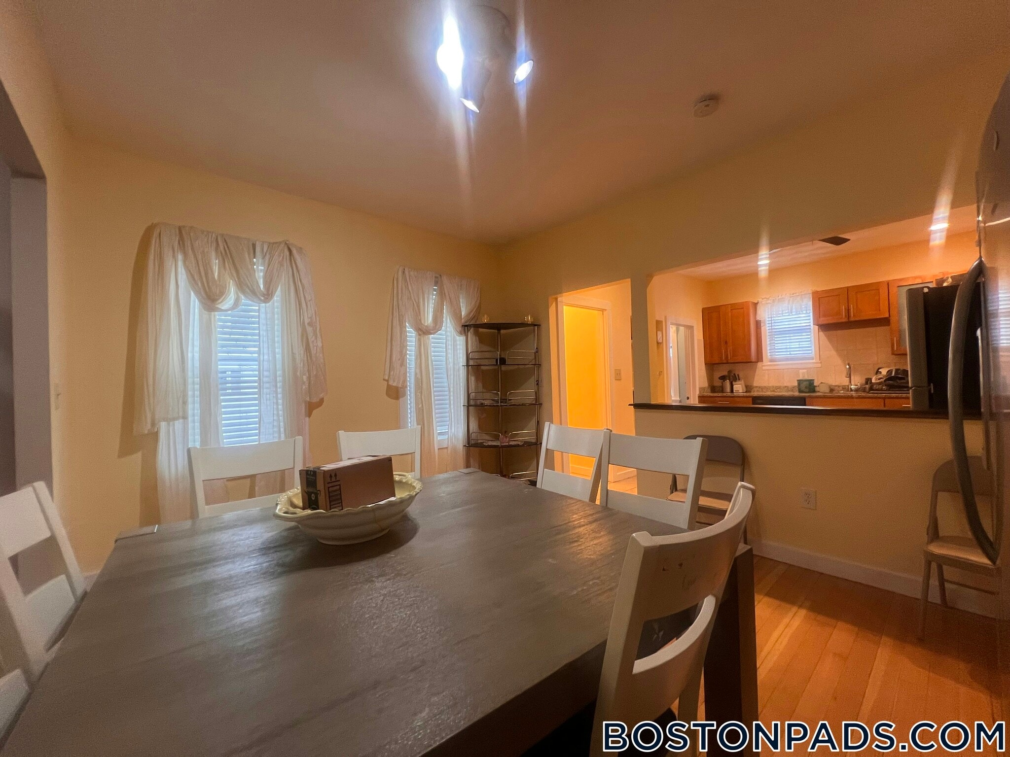 Building Photo - 816 River St