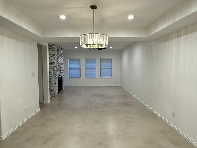 Building Photo - 10630 Morado Cir