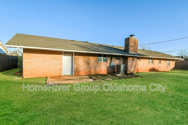 Building Photo - 3407 Oakhurst Dr