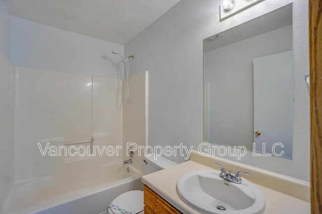 Building Photo - 13712 NE 91st St