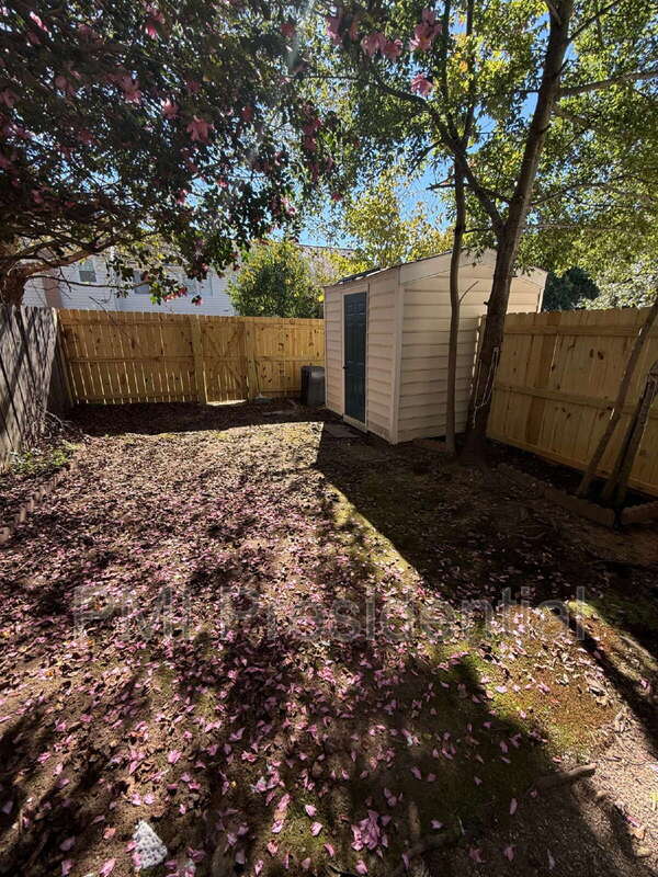 Building Photo - 9904 Whitney Cir